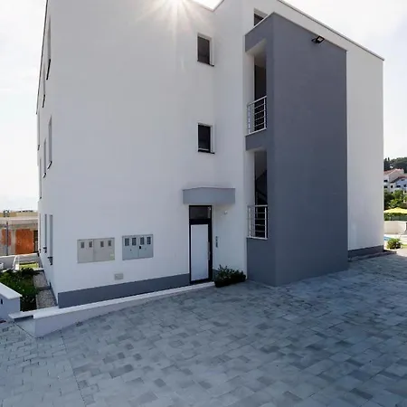 Apartments4friends Nina Appartement *