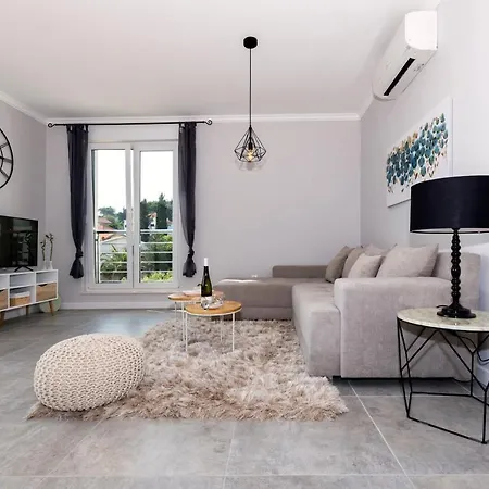 Apartments4friends Nina Appartement *