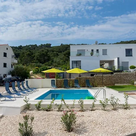 Apartments4friends Nina Apartamento Slatine