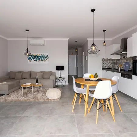 Apartments4friends Nina Apartamento